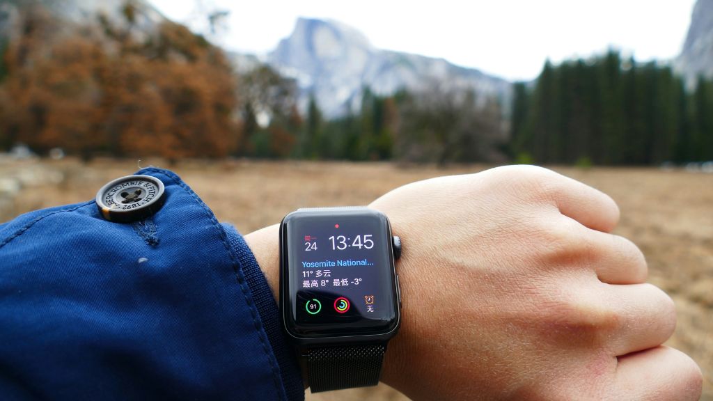 Apple Watchと機械式時計を同じ手首に – Smartlet