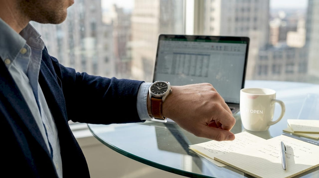 Consultants' watches: Credibility, presence, and health data