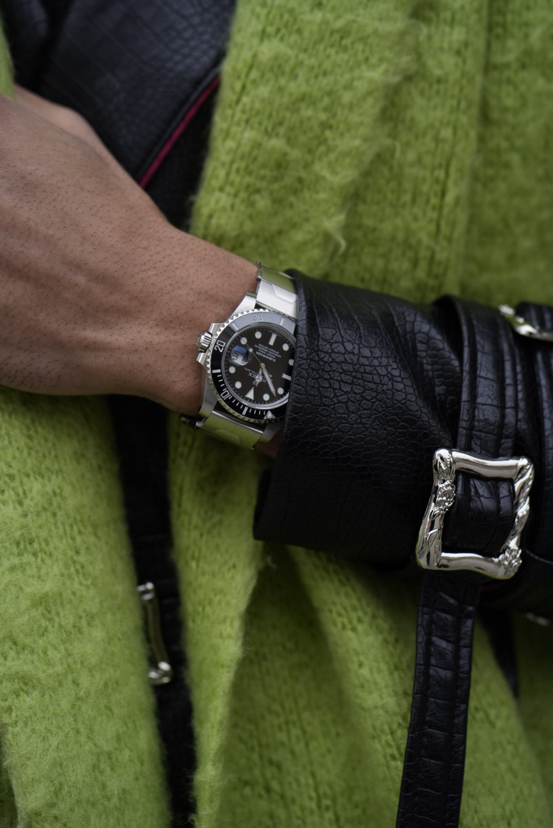 The relationship between a classical watch and a smartwatch by @officialapmg