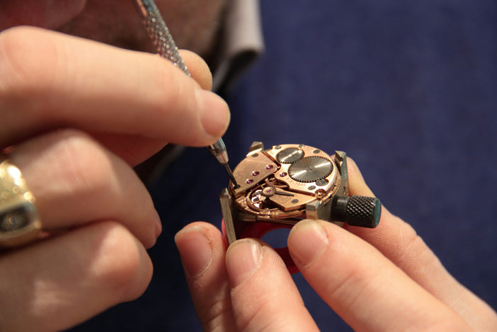 A watchmaker explains: does wearing two watches damage your mechanical? - Smartlet