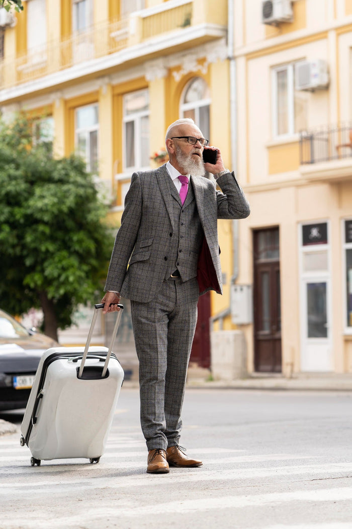 Two clocks, one wrist: the traveler's argument - Smartlet