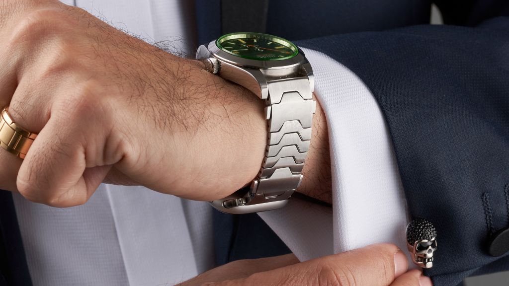 Smartlet modular strap carrying an analog watch above a connected band
